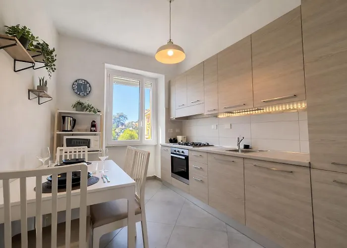 Apartment Stylish Escape Near Colosseum & Metro *