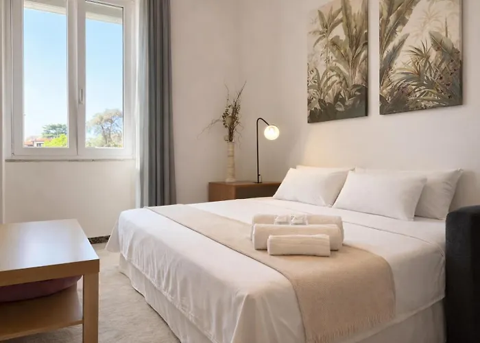 Stylish Escape Near Colosseum & Metro