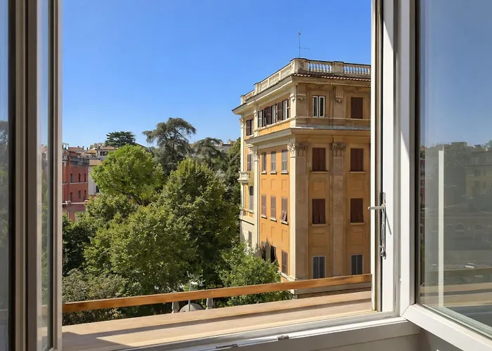 Stylish Escape Near Colosseum & Metro Apartment Rom